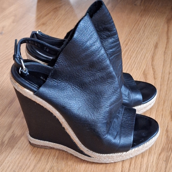 Balenciaga black leather glove wedge sandals size 6 - Picture 1 of 16